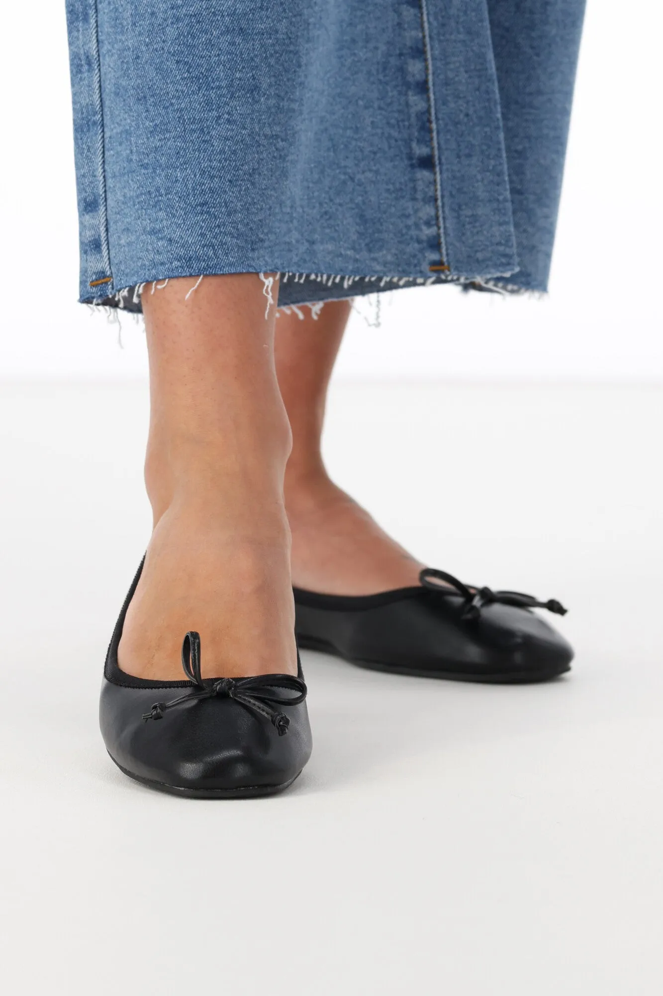 Billini Isaiah Flats Black